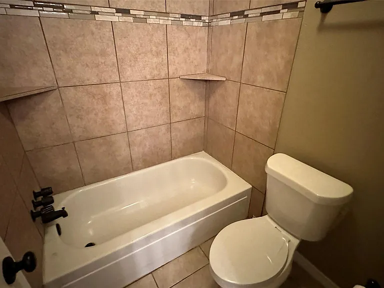 8607 Knoll Forest Dr — Photo 11
