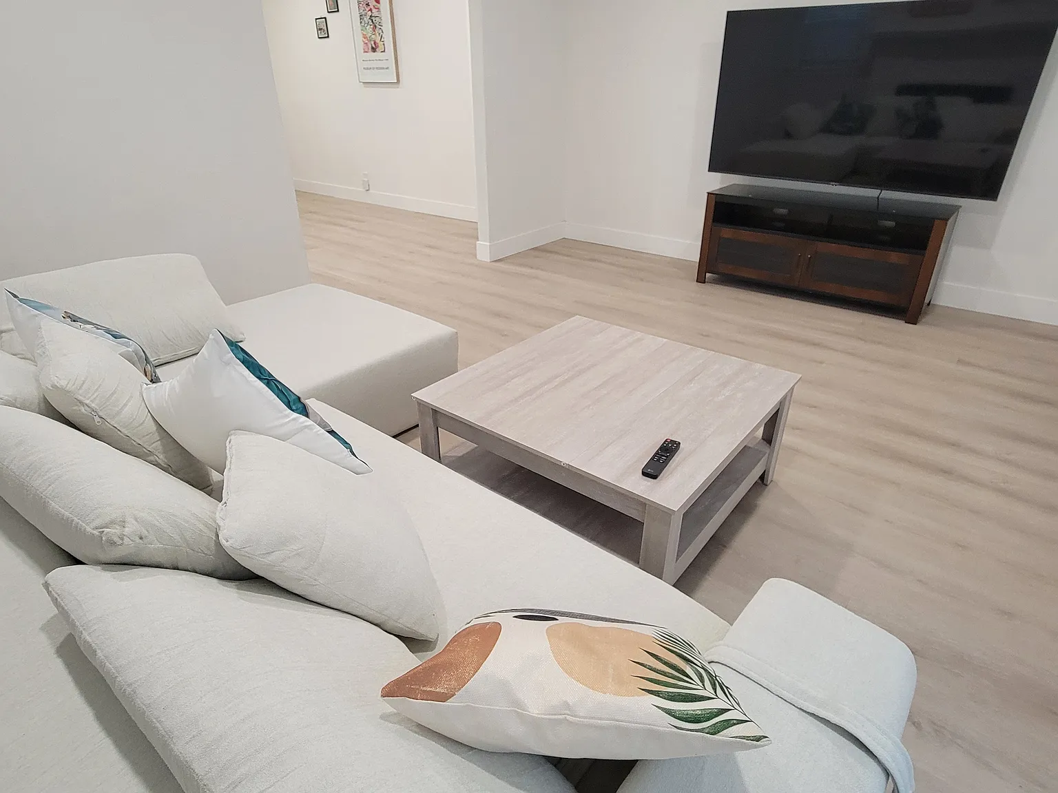 3 bed, 1400 sqft, $6,300 — Photo 4