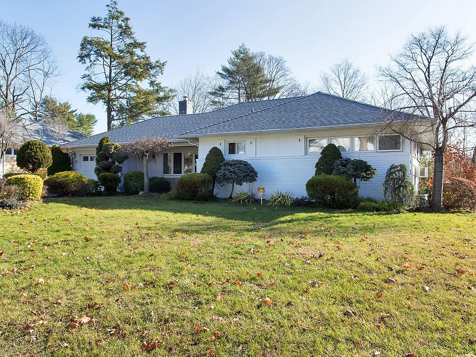1st image of 16 Westwood Cir