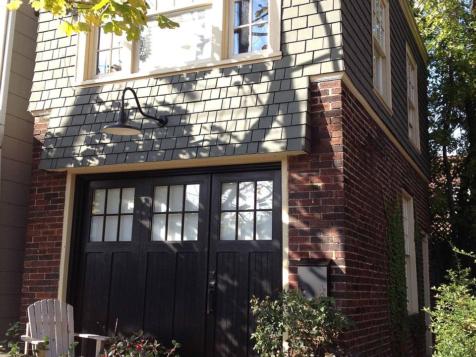 2nd image of 226 Hastings St