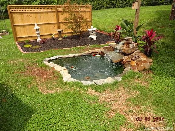 2nd image of 122 Coco Ln