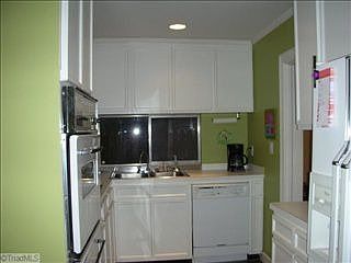 3rd image of 1765 Meadowbrook Dr