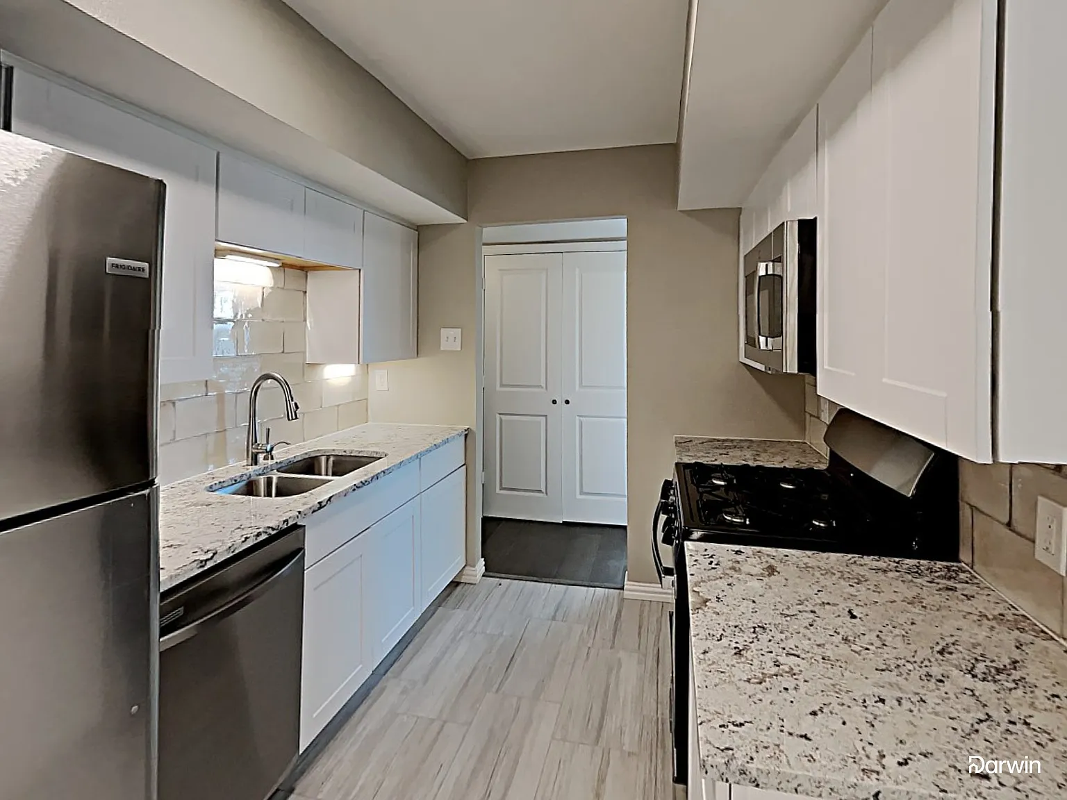 4 bed, 2.0 bath, 1423 sqft, $2,440 — Photo 2