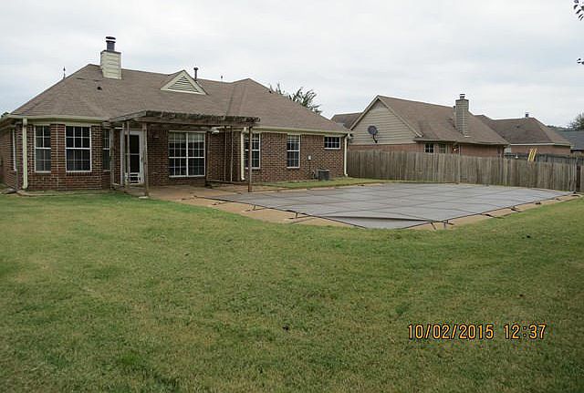 1st image of 40 Oak Crest Dr