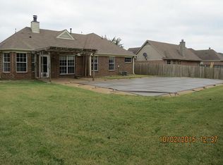 40 Oak Crest Dr, Oakland, TN 38060