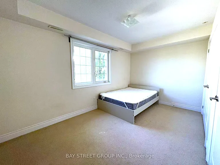 9 Strawflower Mews — Photo 11