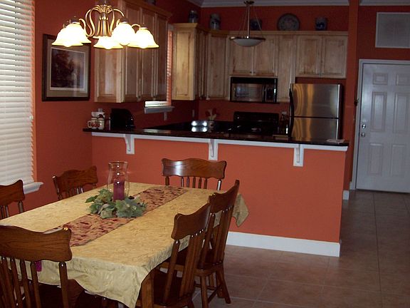 5th image of 409 12th Ave S