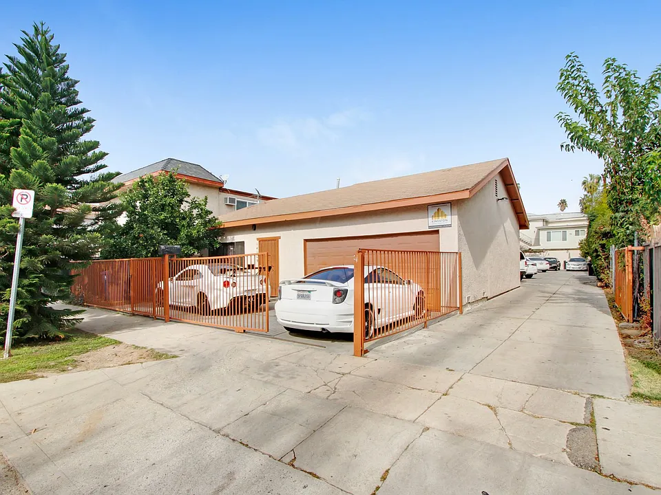 14105 Calvert St