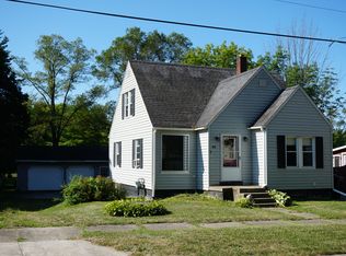 44 Woodrow St, Fremont, MI 49412