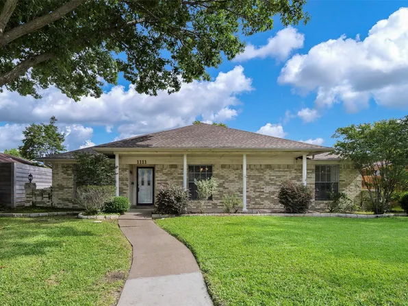 1111 Lupine Dr, Garland, TX 75043