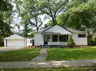 21131 Kipling St, Oak Park, MI 48237