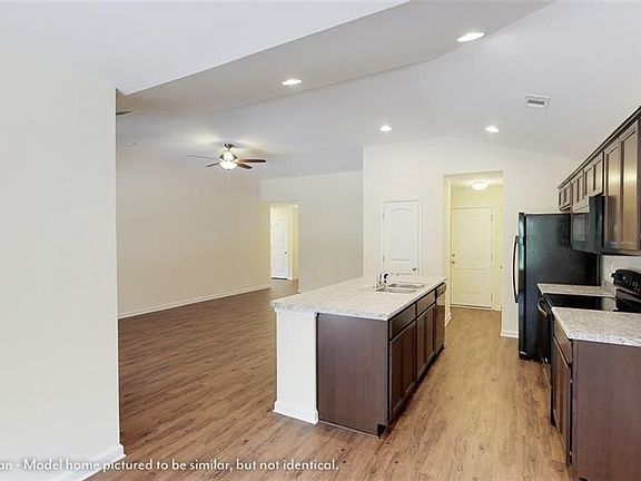 2nd image of 216 Roswell Dr E