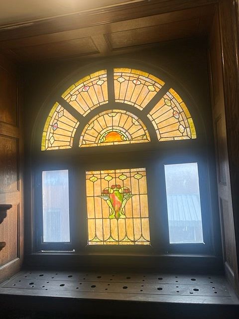 Come see this beautiful apartment that was built as a hotel in the early 1900's!