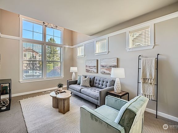 4th image of 15416 84th Avenue E
