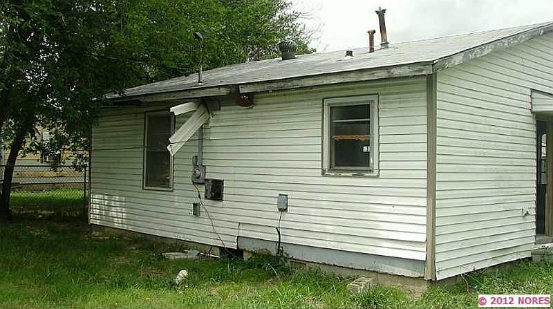 2nd image of 1025 N Osage Ave