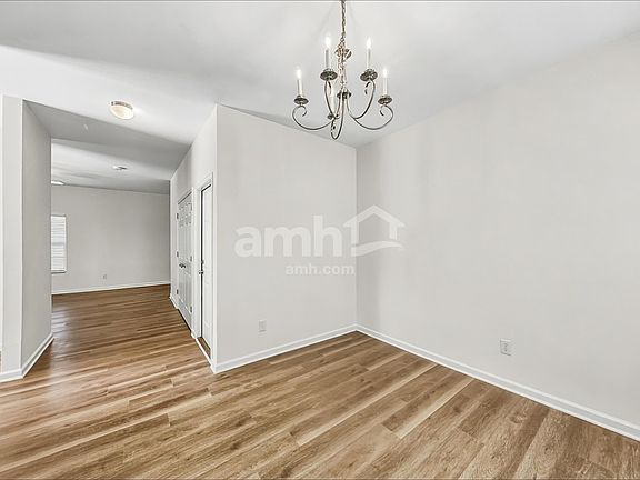 5th image of 4108 Hampstead Village Dr