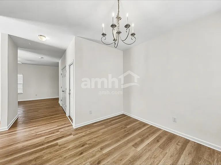 4108 Hampstead Village Dr — Photo 5