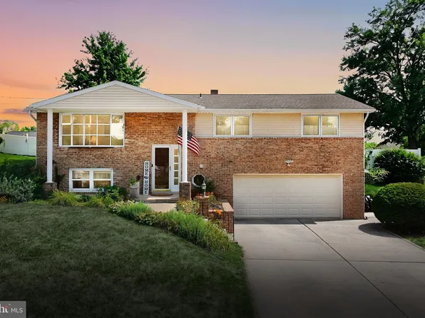 2082 Loman Dr, York, PA 17408