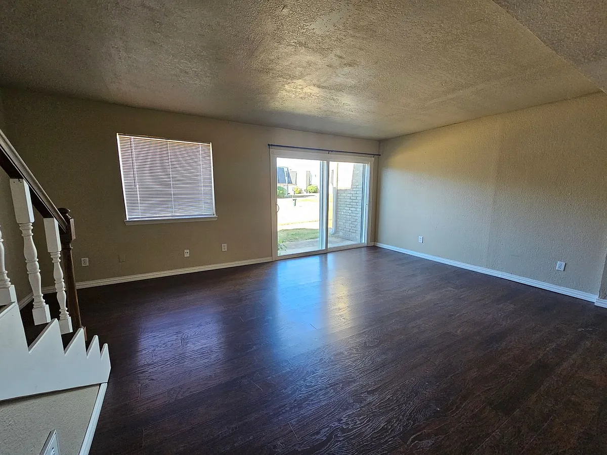 Building Photo - 216 Justin Dr
