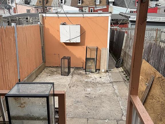 3rd image of 538 Moss St