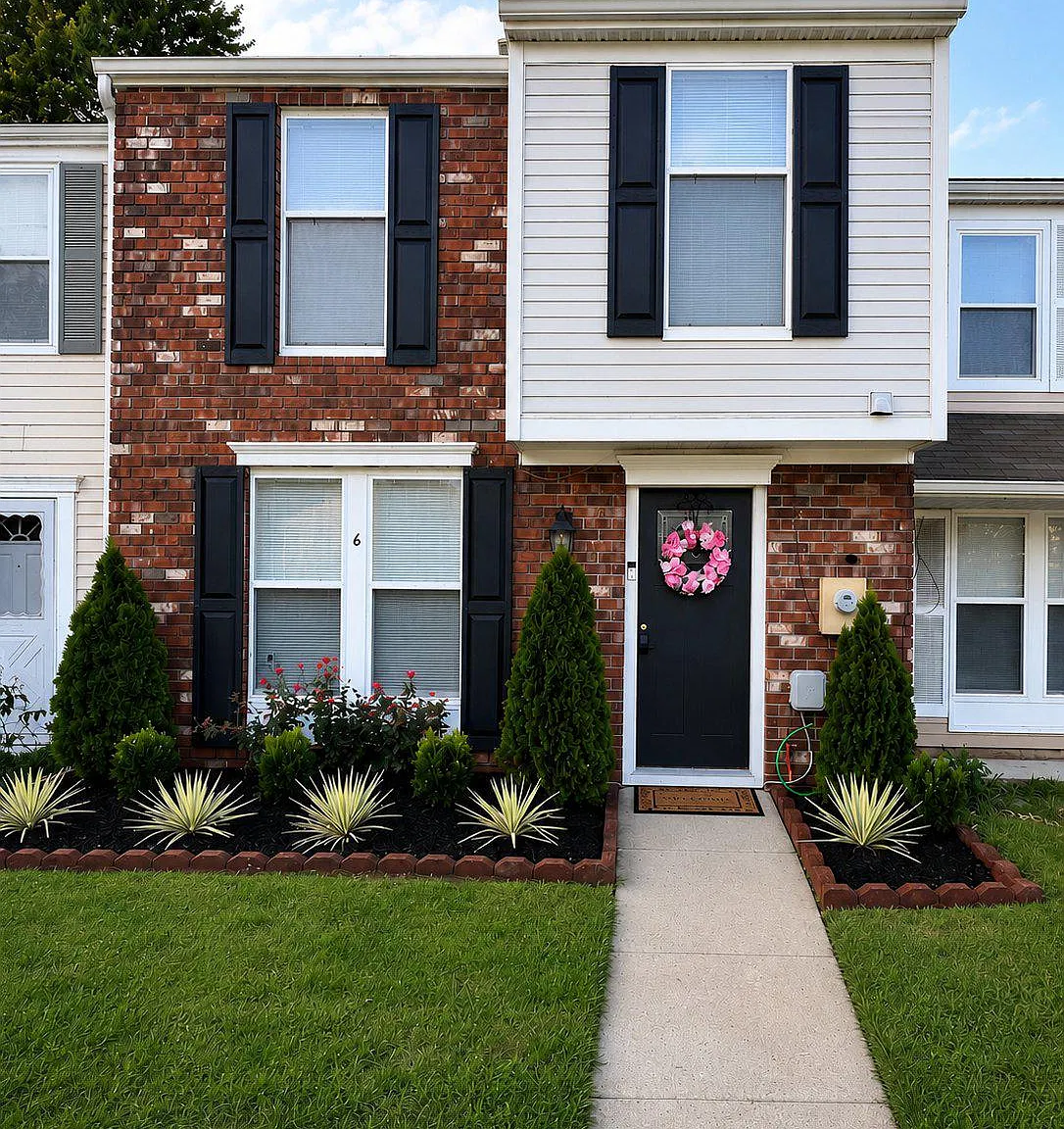 3 bed, 1.5 bath, 1140 sqft, $2,600 — Photo 1