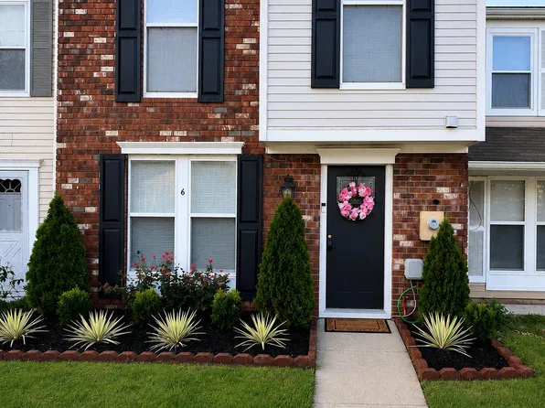 6 Vanderbilt Ct, Sicklerville, NJ 08081