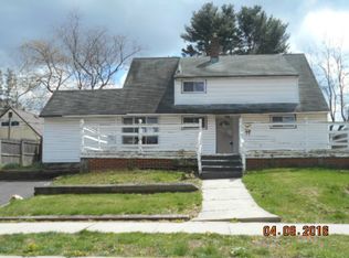 74 Ivy Hill Rd, Levittown, PA 19057