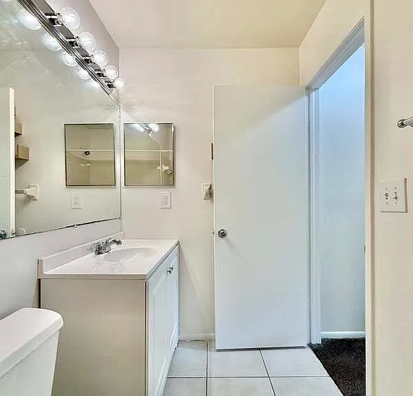 599 Capistrano Ct — Photo 31