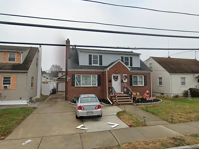 66 Linden St #2 — Photo 1