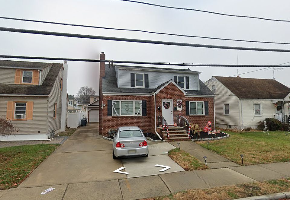 1st image of 66 Linden St Floor 2