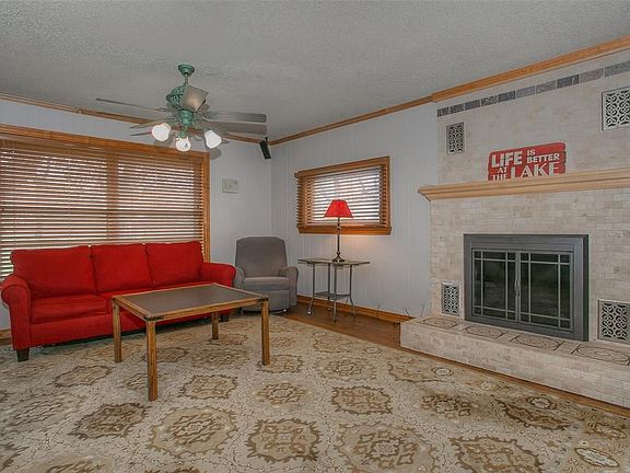 5th image of 1498 N Lakeview Dr