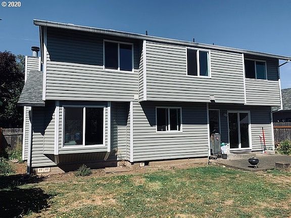 4th image of 707 NE 157th Ct