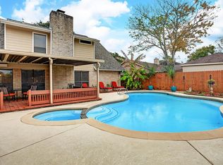2814 Colonial Dr, Sugar Land, TX 77479