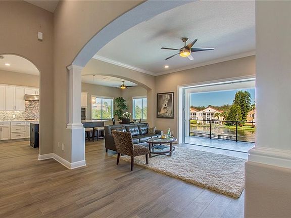 4th image of 14 Bayfront Ct S