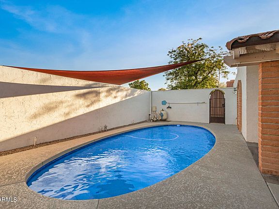 5th image of 2050 E Balboa Dr