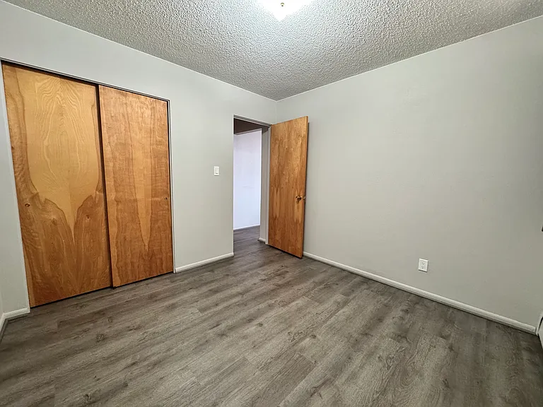 1091 Helena Ave — Photo 5
