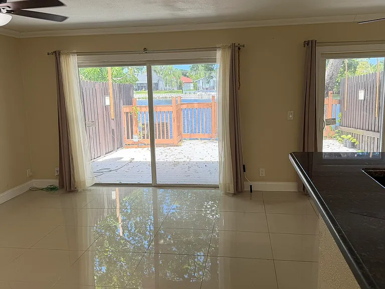 1114 NW 79th Dr — Photo 10