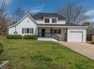 306 E Graham St, Prairie Grove, AR 72753