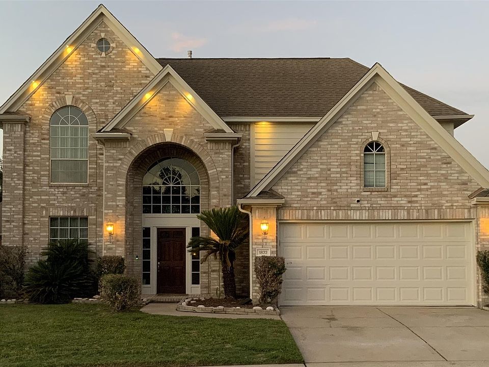 1st image of 1822 Laurel Oaks Dr