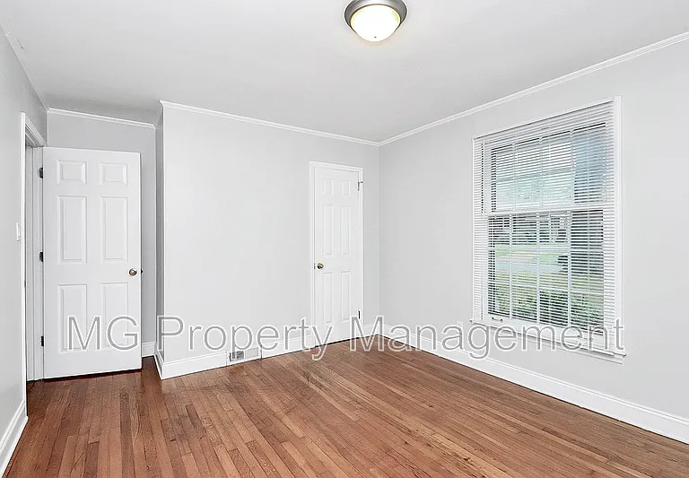 5039 Baylor Dr — Photo 12