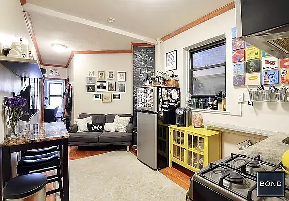 Rented by Bond New York | media 5