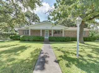 705 N Milam St, Fredericksburg, TX 78624