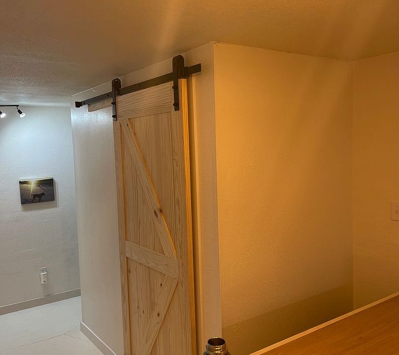 2nd image of 1024 Oxford Ln #47A