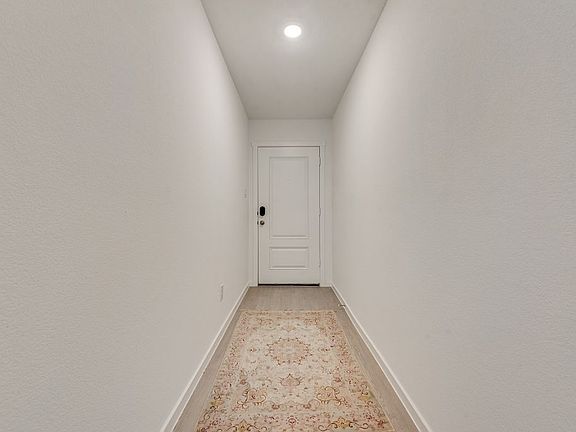 3rd image of 14112 Hammersmith St