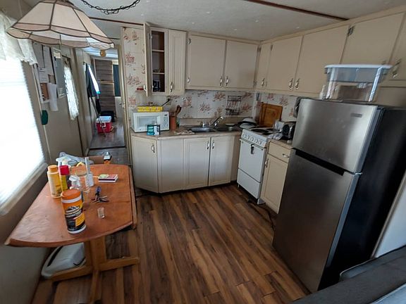 4th image of 38406 Gaines St