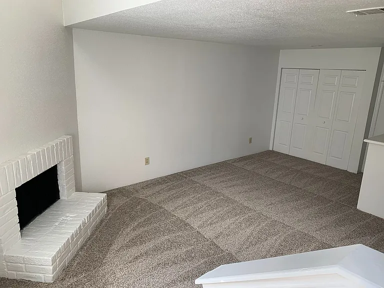 Emerald Cove Apartments — Photo 53