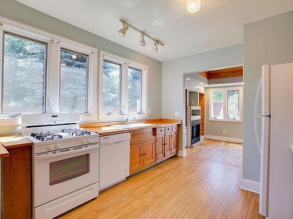 5th image of 168 Charles Ave