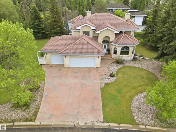 521 Estate Dr, Strathcona County, AB T8B 1M2