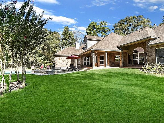 5th image of 9910 Clubhouse Cir
