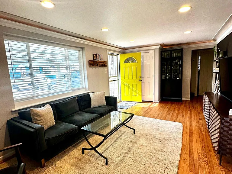 4884 Vallejo St — Photo 4